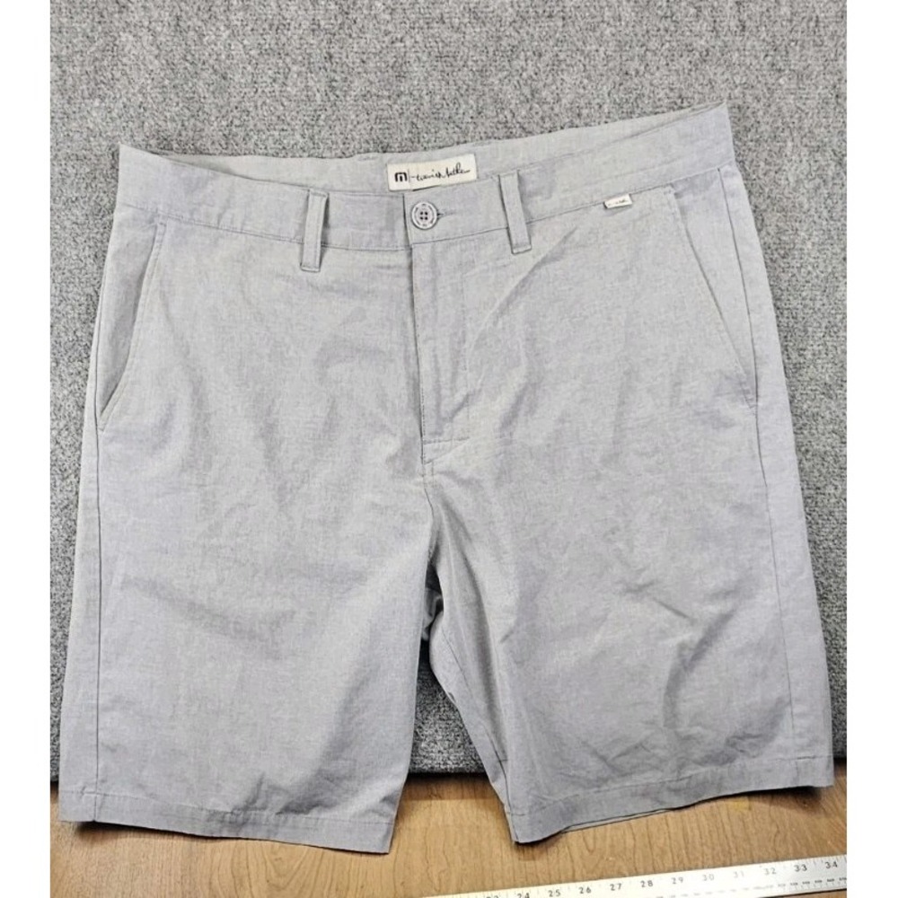 Travis Mathew Mens Gray Shorts Size 36 Golf 10" Inseam Excellent 1792